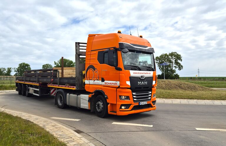 Spedition – Transport von Stahlträgern